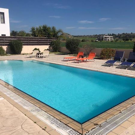 Villa Kot Pyla Exteriér fotografie